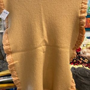 Vintage‎ 1960’s lap blanket. Feels like wool with satin edging. 47” x 32”. 151